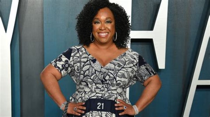 A Netflix Deal Worth $400M & Still 'TV's Highest-Paid' Showrunner But Shonda Rhimes Isn't A 'Gir