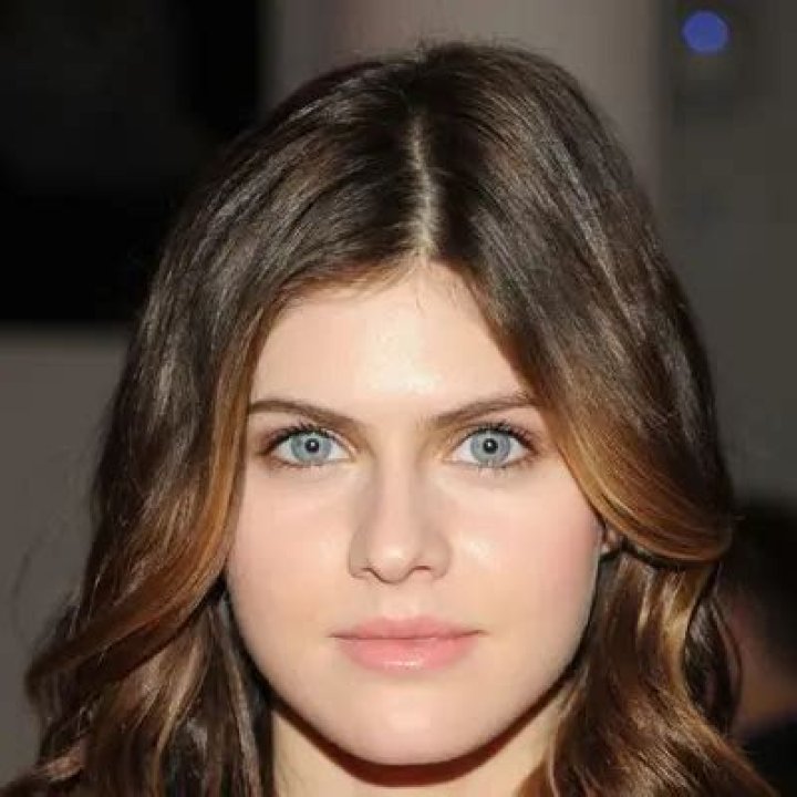Alexandra Daddario Net Worth | Celebrity Net Worth ·