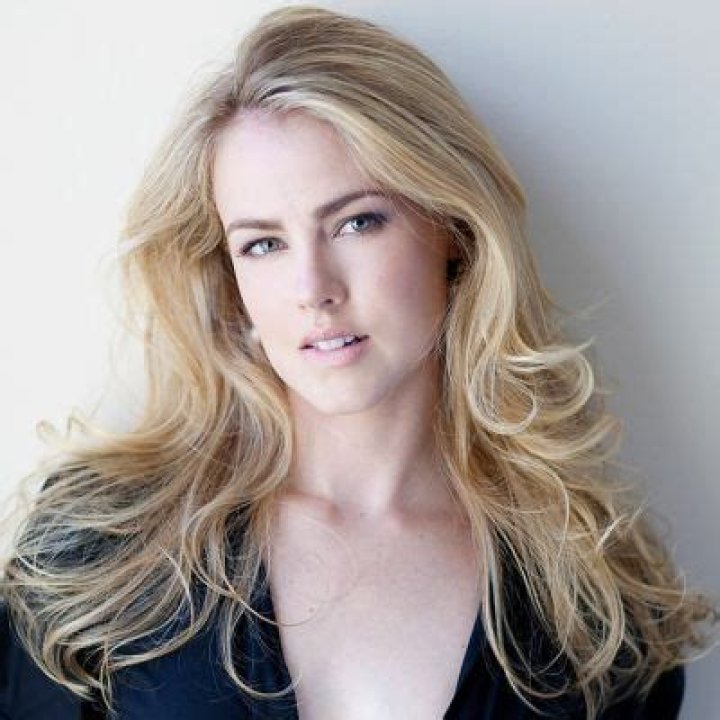 Amanda Schull- Net Worth, Wiki, Age, Height, Weight, Career