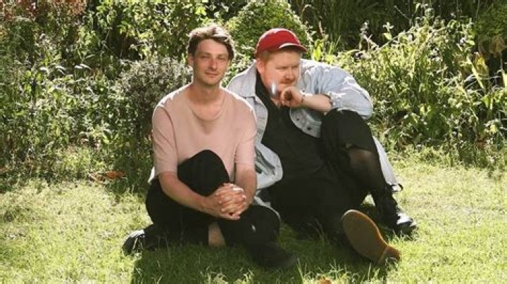 Both Members of British Band Hers, and Their Tour Manager, Die in U.S. Car Crash