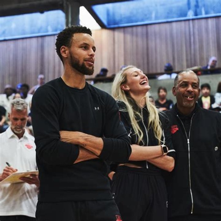 Cameron Brink Mom Michelle Bain Brink Has Close Ties To Steph Curry |