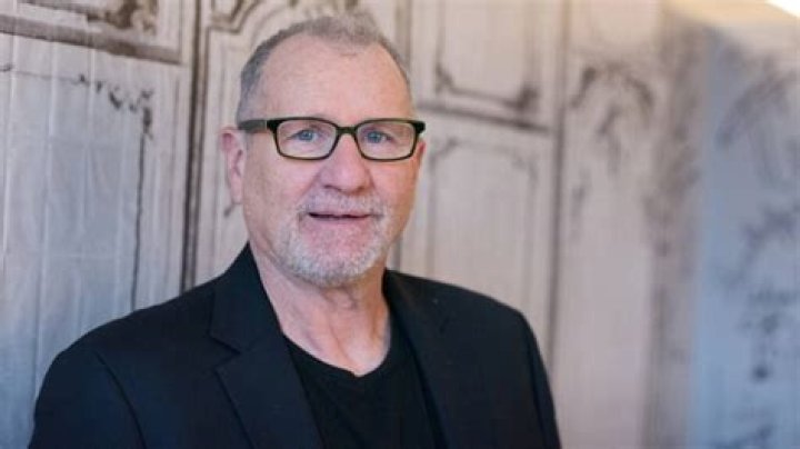 Ed O'Neill Biography, Life, Interesting Facts