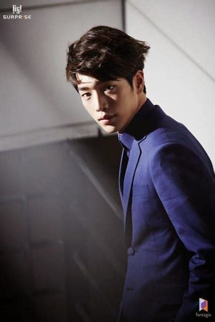 His Height, Eyes, 5urprise, And Acting