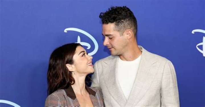 How Did Sarah Hyland And Wells Adams Meet?