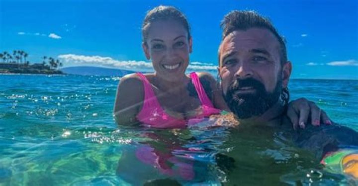 How old is Fred Lewis from Gold Rush and who is his wife?