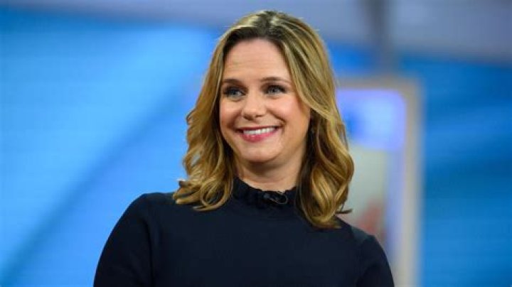 How tall is Andrea Barber |