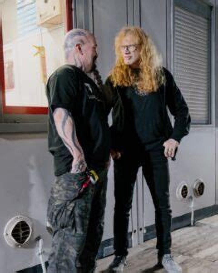 How tall is Dave Mustaine |