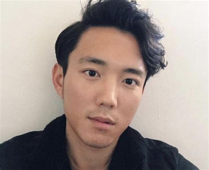 How tall is Justin H. Min |