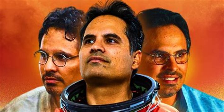 How tall is Michael Pena |