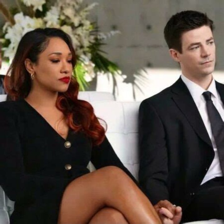 Is Candice Patton married, who is boyfriend or husband, parents, net worth?