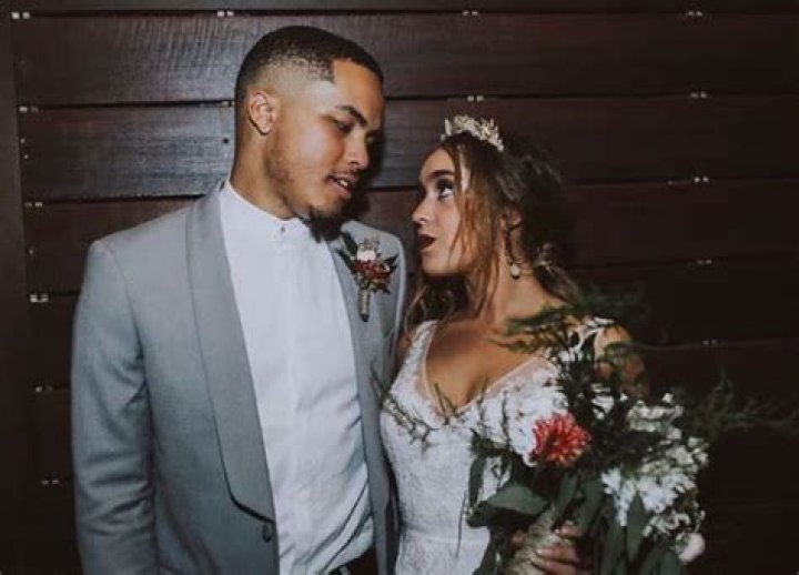 Israel Houghton’s Daughter Mariah Houghton Marriage And Divorce With Byron Rideau ·