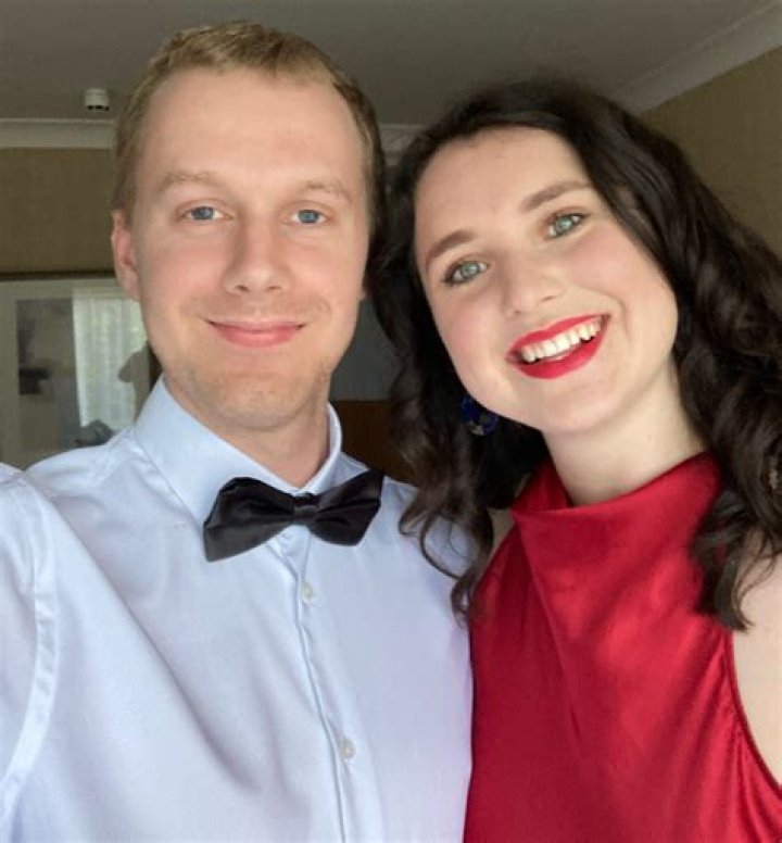 James Bay Got Married To His Girlfriend Lucy Smith