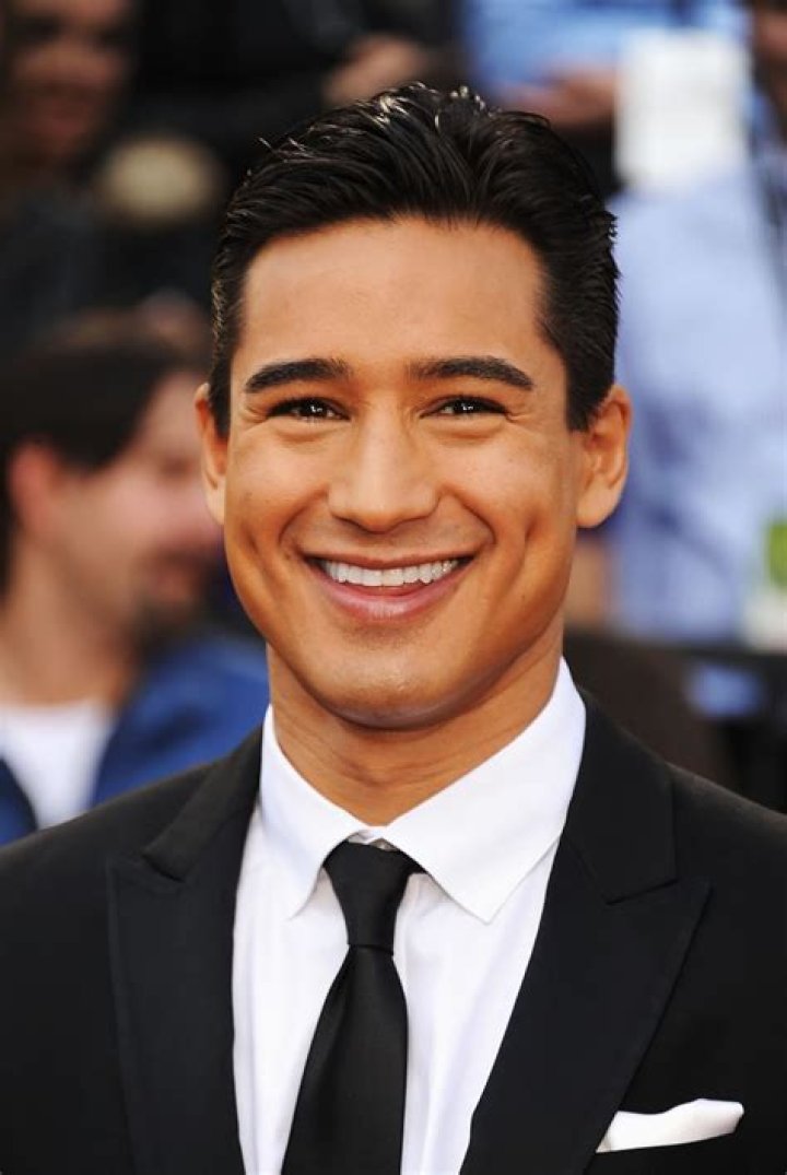 Mario Lopez Biography |