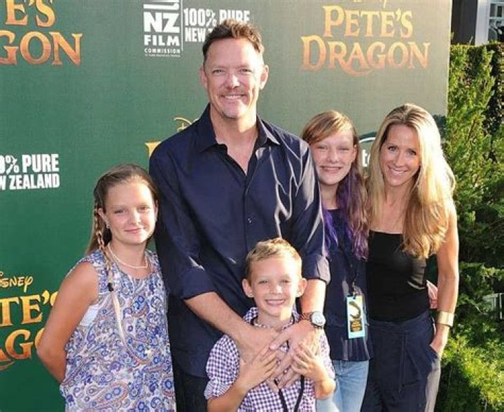 Married For 23 Years, Matthew Lillard & His wife Heather Helm a Complete Family With 3 Children ·
