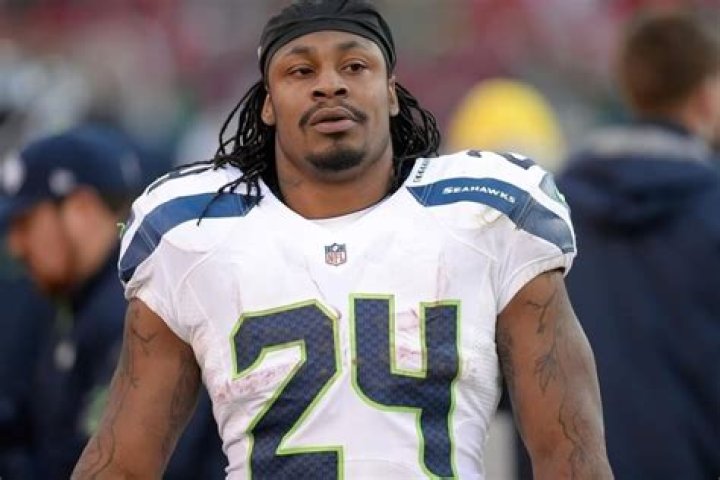 Marshawn Lynch – Biography, Net Worth, Injury History, Analysis, Age, Height, Wife