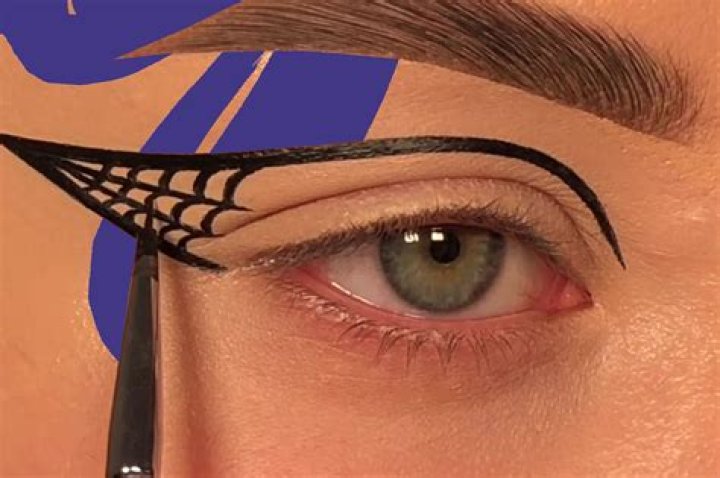Spider web liner is the perfect lazy-girl nod to Halloween makeup ·