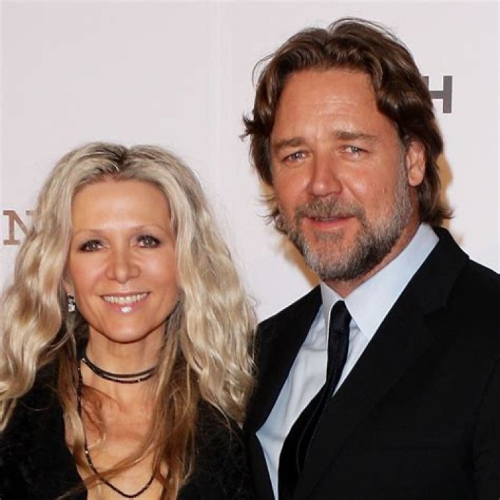 Uncover Oliver Stark's Marital Status