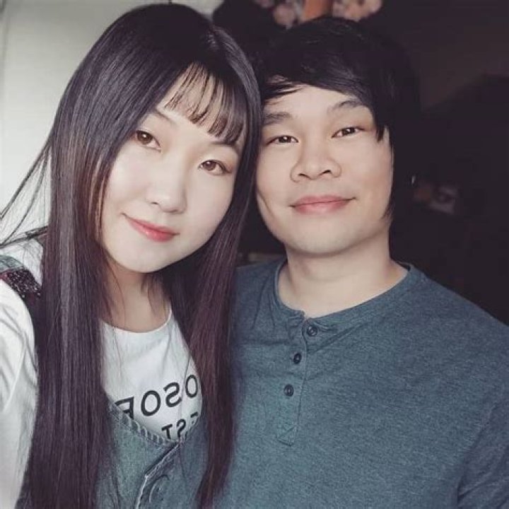 Who is Domics?His girlfriend, height, age, net worth