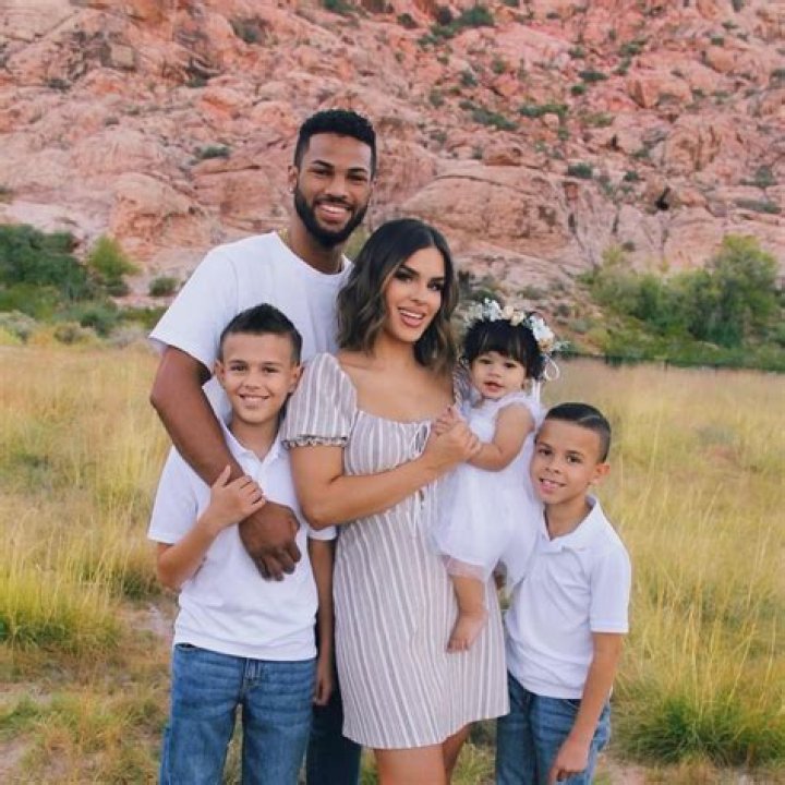 Who Is Shane Mosley Jr Mother Clemmie? Details On Father And Sisters Are His Parents Still Marri |